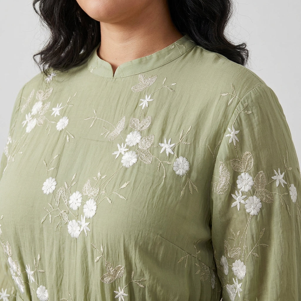 Delia | Elegante Top met Geborduurde Bloemen