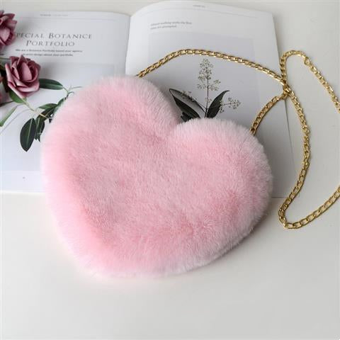 Hartvormige pluche tas met gouden ketting