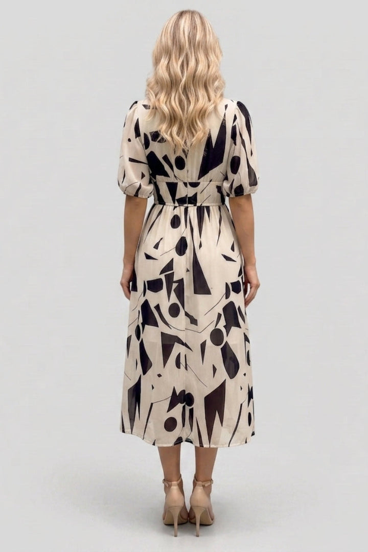 Amara | V-hals Korte Mouw Gathered Waist Midi Jurk
