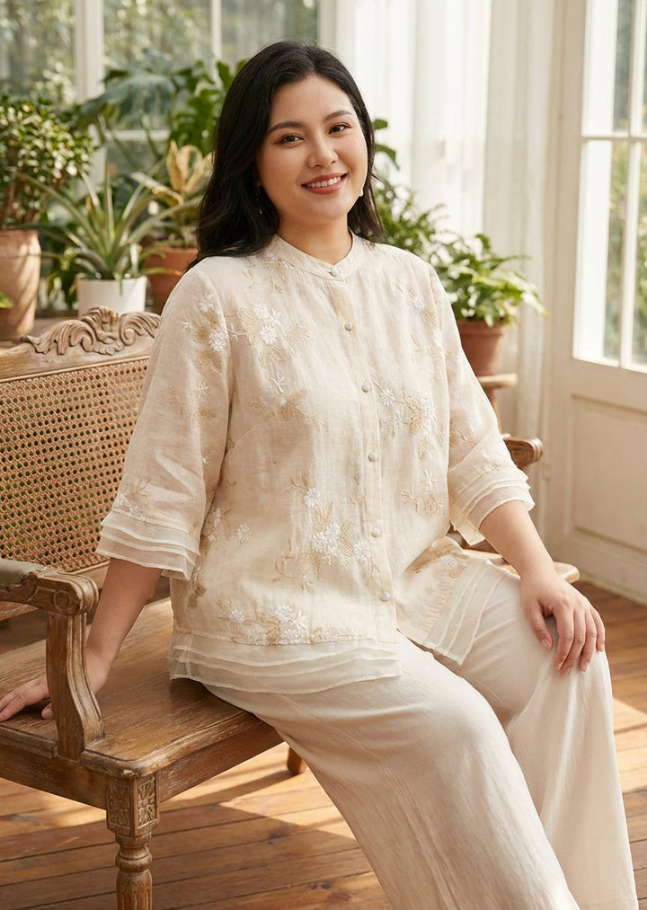 Anouk | Chic Blouse met Bloemaccenten