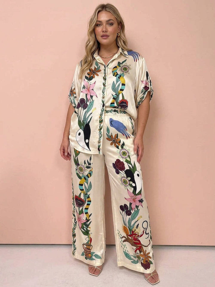 Ffion | Resort Vibes Satin unieke print shirt &amp; broek set Pasvorm
