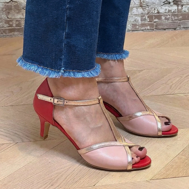 ELEGANTE SANDALEN MET T-BAR BAND