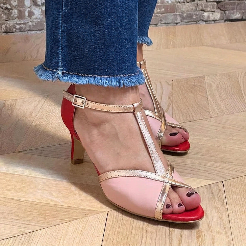 ELEGANTE SANDALEN MET T-BAR BAND