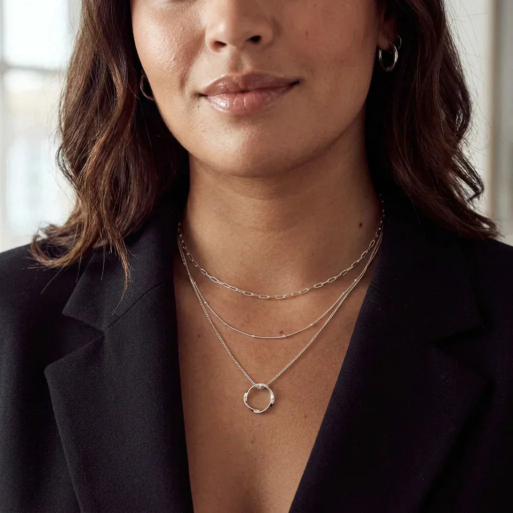 Briar Circle Drie Rij Necklace | Wit Goud