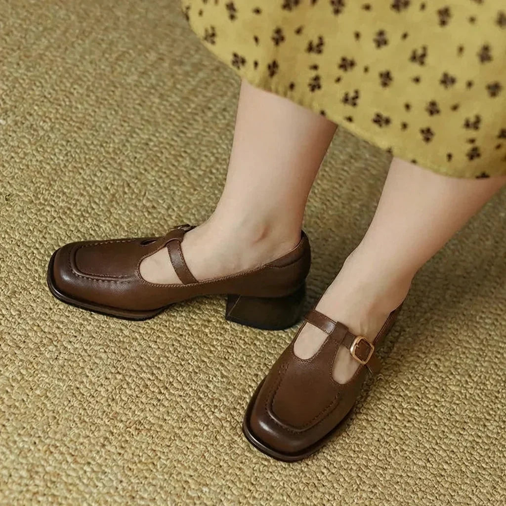 Lavinia | T-Strap Sandalen
