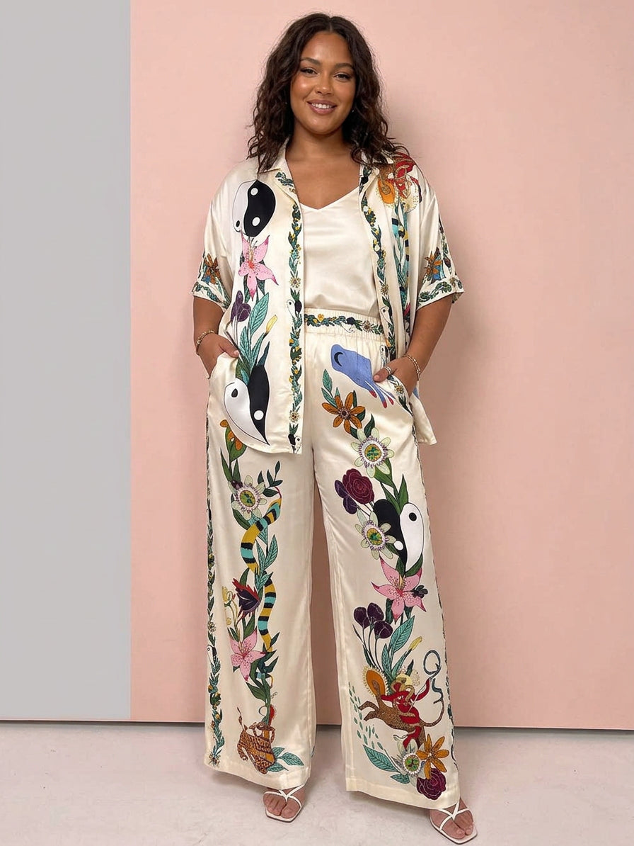 Ffion | Resort Vibes Satin unieke print shirt &amp; broek set Pasvorm