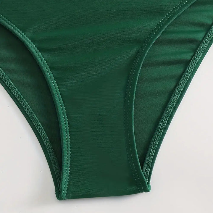 Wilhelmina | Je buikvormende bikini set met een stijlvolle V-hals