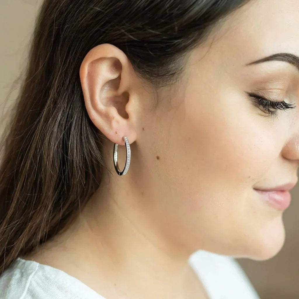 Lara Pave Oorbellen | Wit Goud