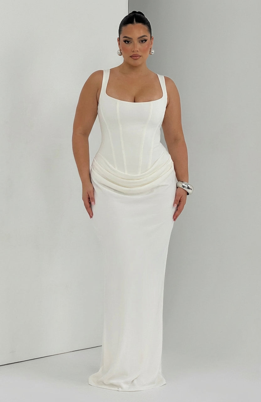 BRIAR | MAXI JURK MET VIERKANTE HALS