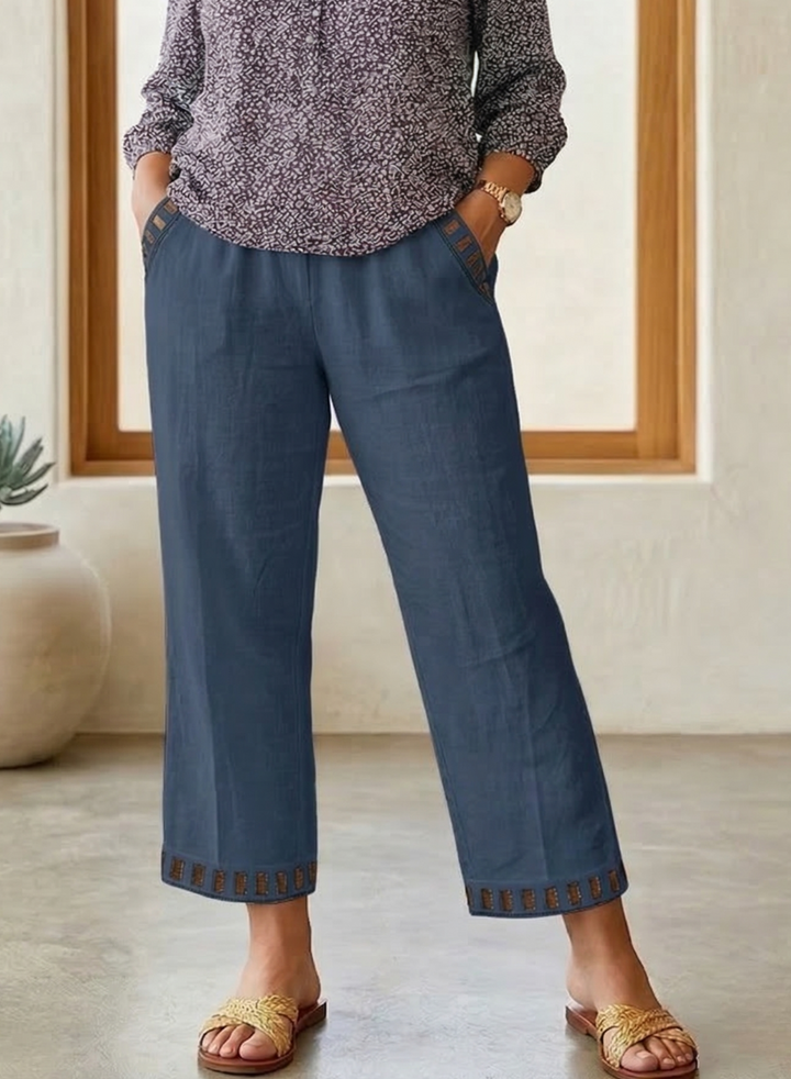 Rosanna – Ontspannen Cropped Broek met Contrastafwerking