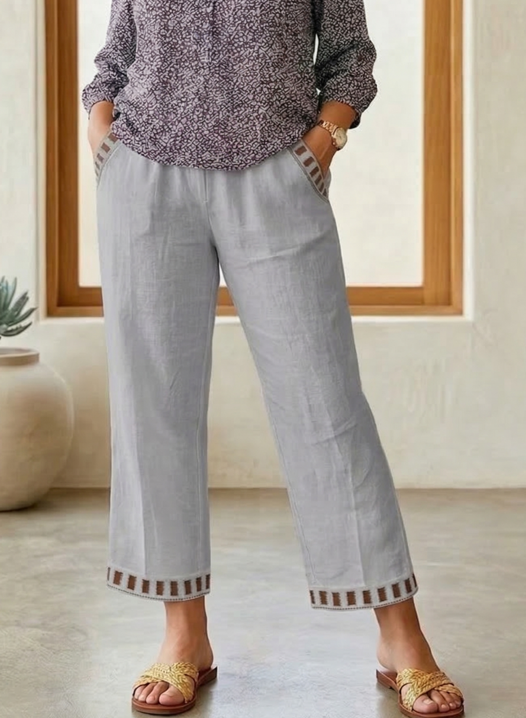 Rosanna – Ontspannen Cropped Broek met Contrastafwerking